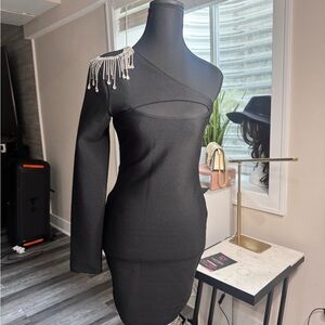 Elegant Black One-Shoulder Dress with Pearl Detailing